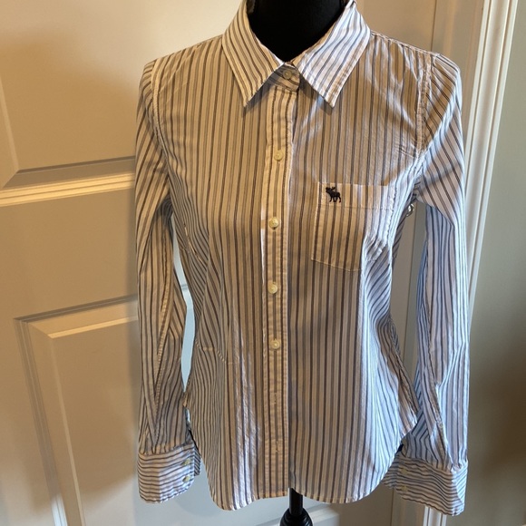 Abercrombie & Fitch women’s navy and white button down.  Size Large.  EUC. - Picture 2 of 10